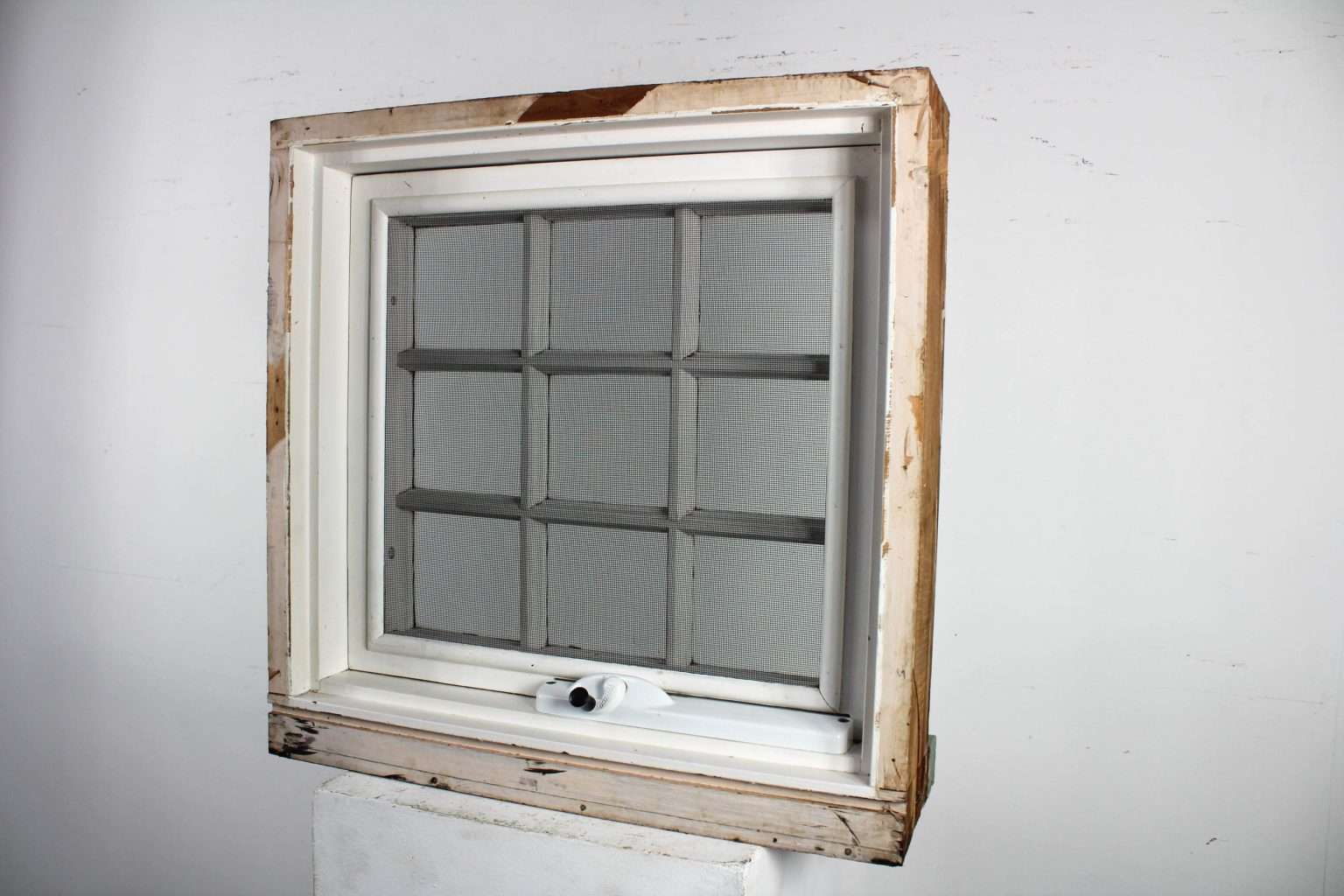 Small Colonial Awning Window | Renovators Paradise - Cheap Windows